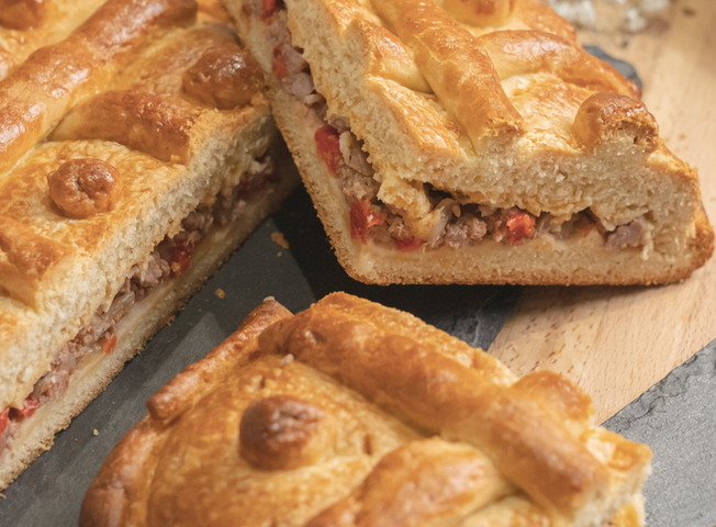 Receta de empanada casera de atún, huevo y tomate