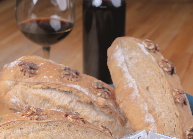 pan de vino tinto y nueces