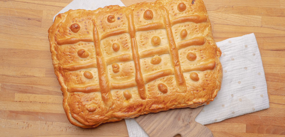 Receta de empanada gallega de atún, pimientos y tomate