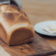 Pan de molde con yogur griego y miel