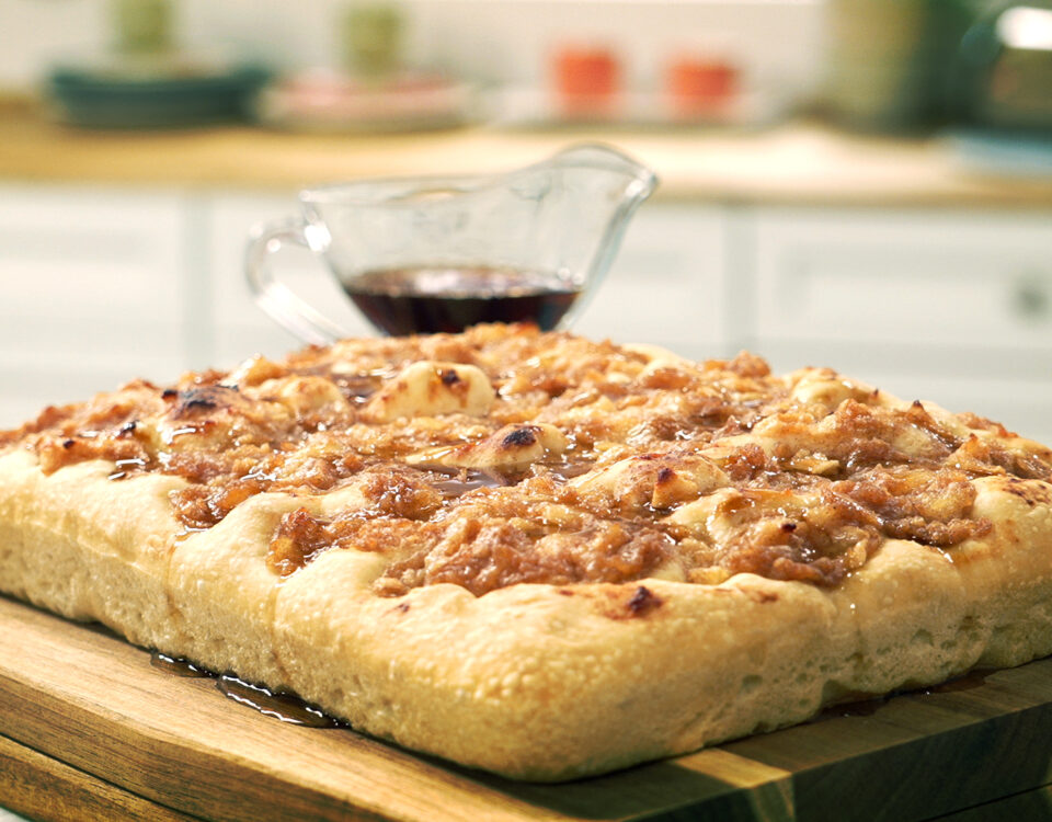 Focaccia de manzana y canela (receta de Alma Obregón para Levanova)
