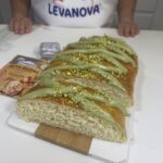 Coca de San Juan de pistacho: una versión irresistible de la receta tradicional junto a @lasrecetasdemimadre